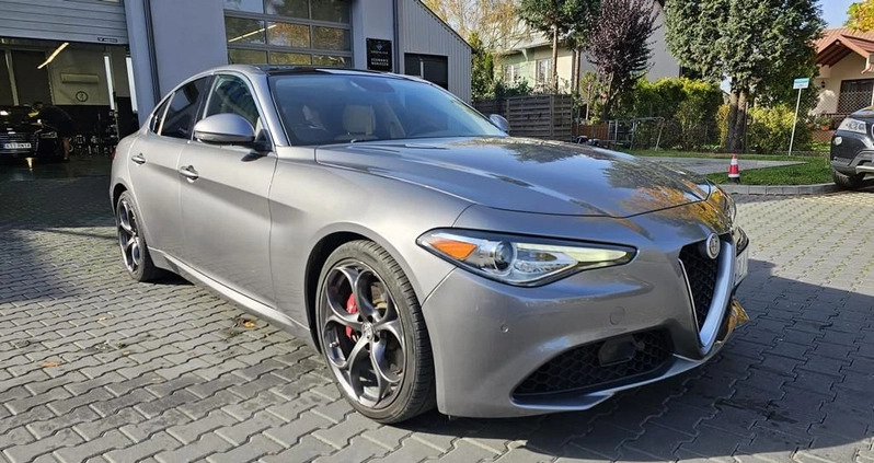 Alfa Romeo Giulia cena 89900 przebieg: 90500, rok produkcji 2017 z Rzeszów małe 92